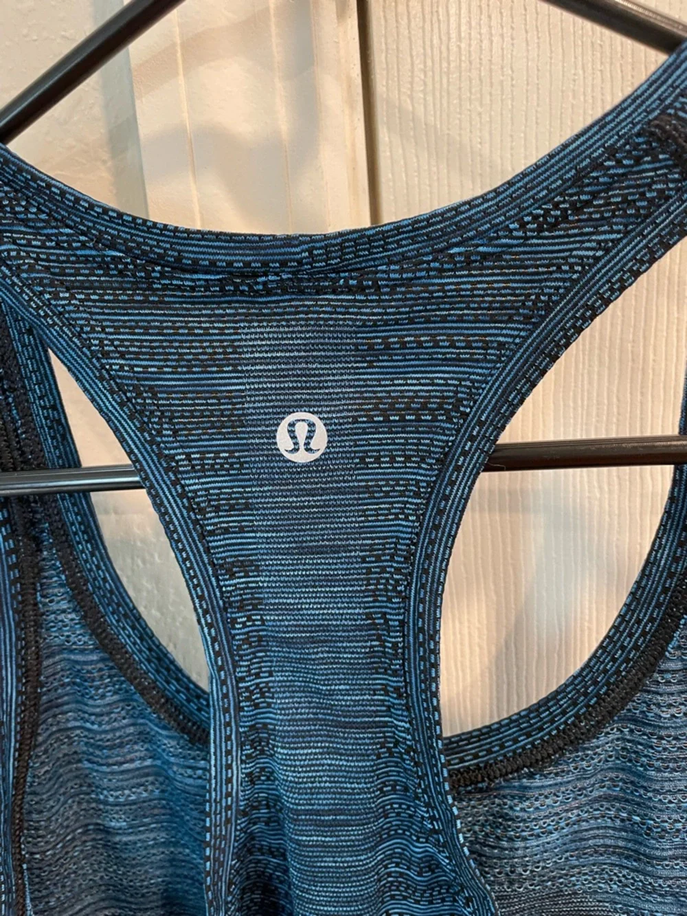 Lululemon Athletica Swiftly tech Blue black mini Stripe Racerback Tank Top sz 6